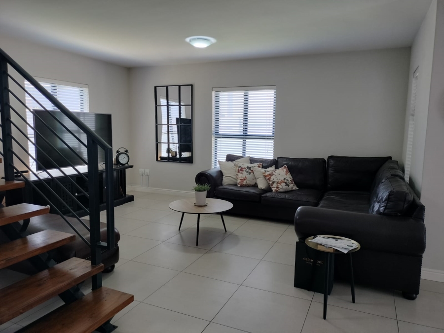 3 Bedroom Property for Sale in Jakarandas Western Cape